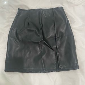 FAUX LEATHER SKIRT
